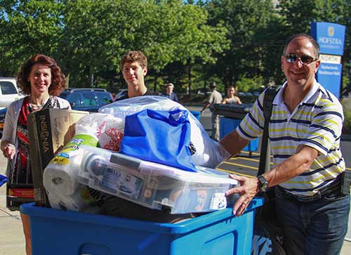 Parents helping student on Move-In Day