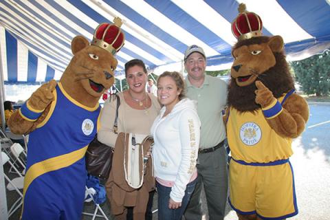 Parents, students, Kate, Willie