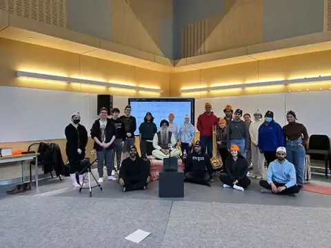 On February 18, 2023, Bhai Baldeep Singh - the 13th generation exponent of Gurbani Kirtan and scholar - visited the Sikh musicology class and offered an in-depth on the revival of the uncolonized Sikh heritage, touching upon the native pedagogical system, repertory and instruments.